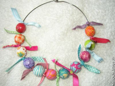 collier perles et rubans